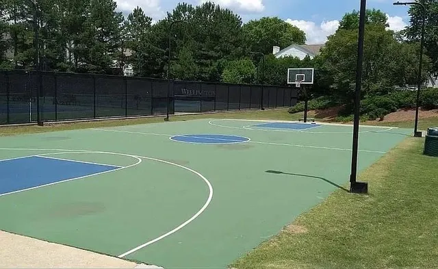 a view of a tennis court