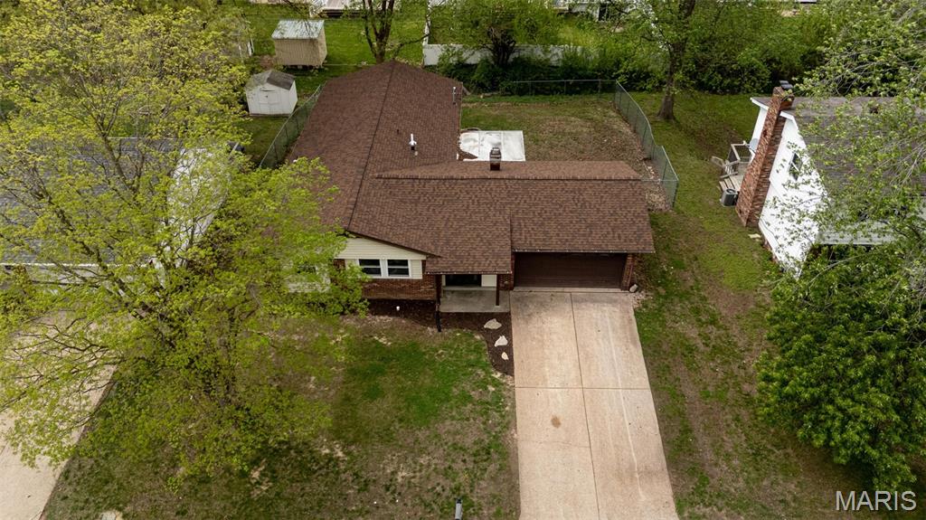 341 Roanoke Drive Belleville, IL 62221 - Photo 2 of 28