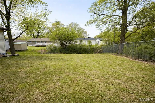 $265,000 | 341 Roanoke Drive, Belleville, IL 62221