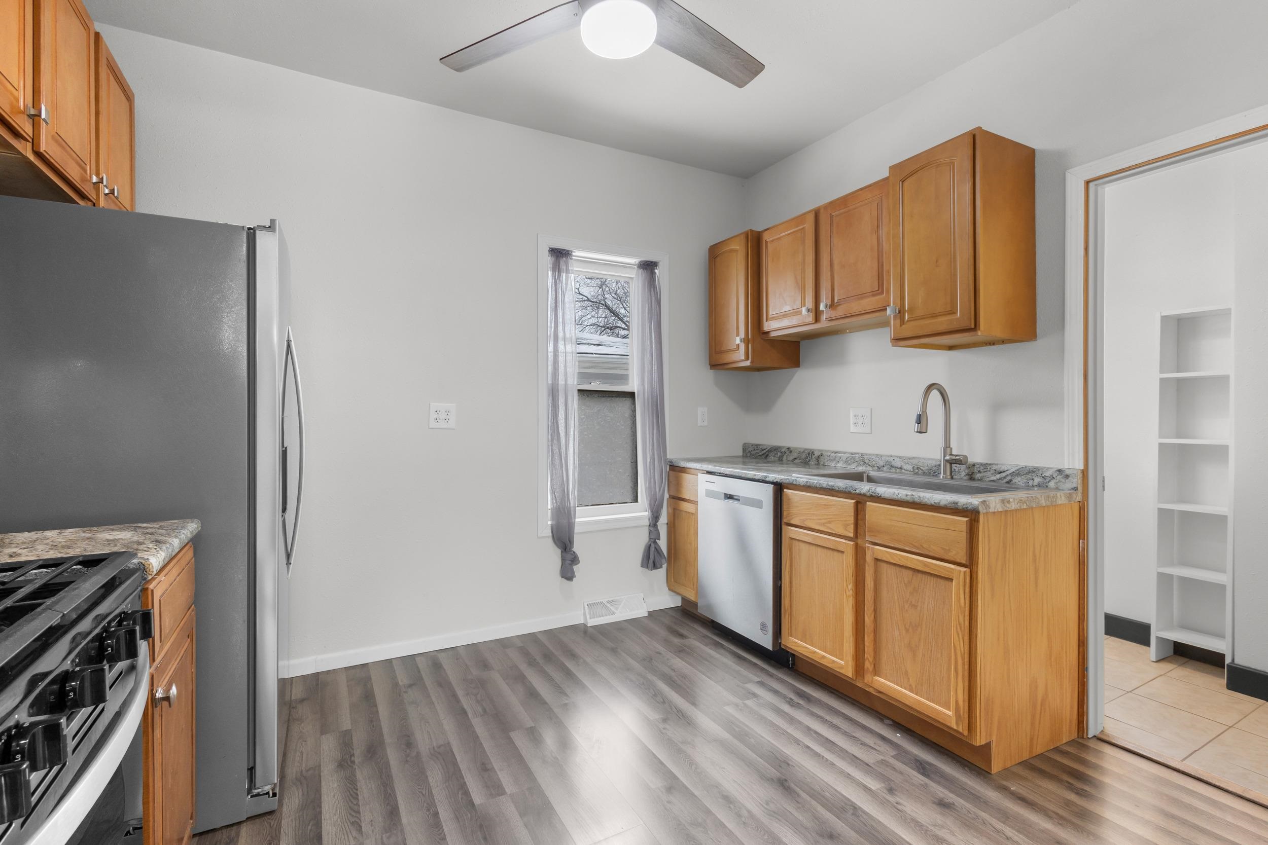 2206 Ashland Street Oshkosh, WI 54901 - Photo 16 of 37