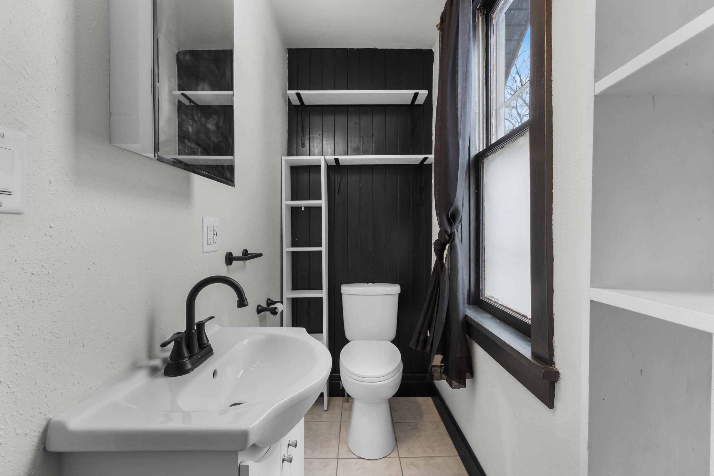 2206 Ashland Street Oshkosh, WI 54901 - Photo 20 of 37