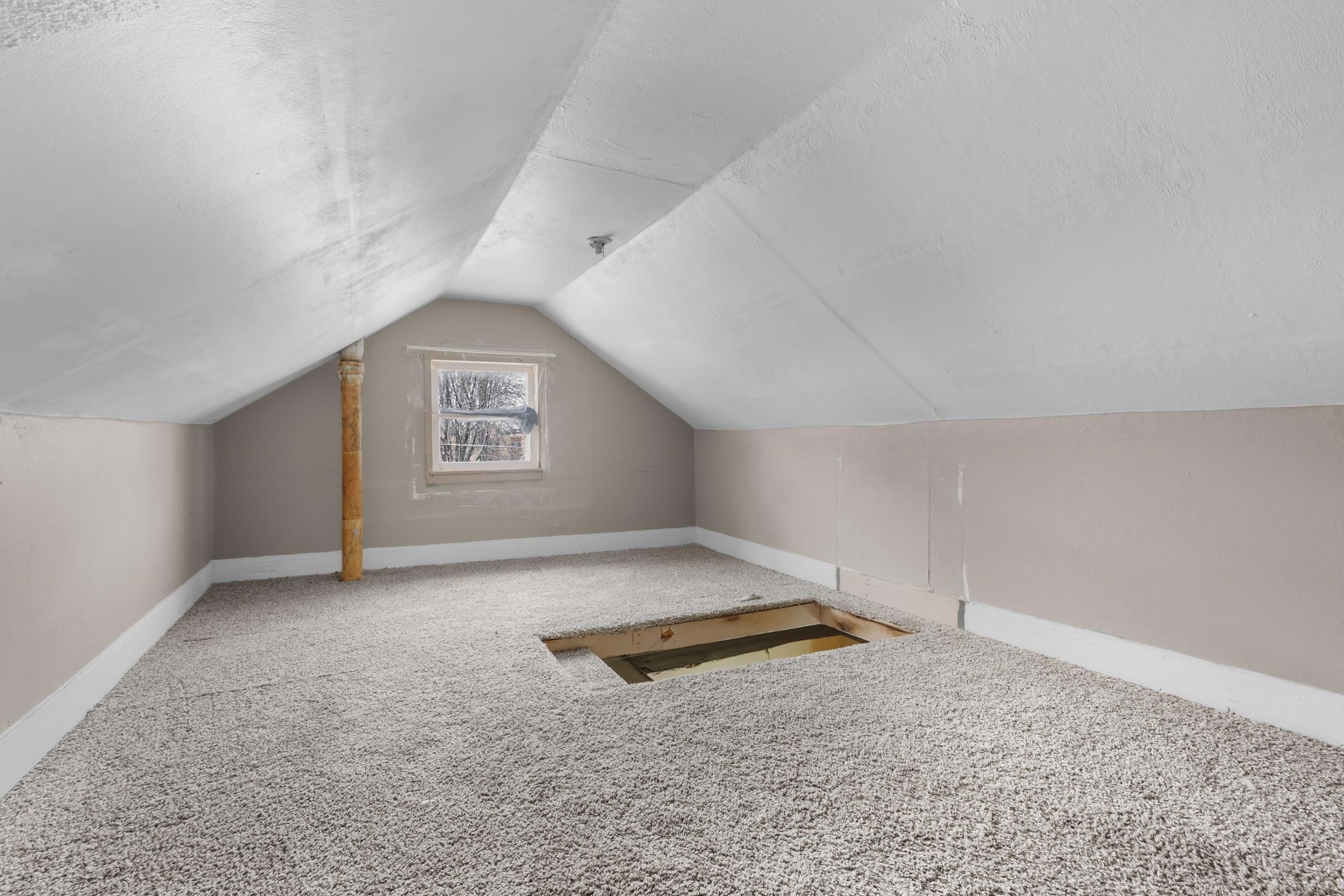 2206 Ashland Street Oshkosh, WI 54901 - Photo 24 of 37