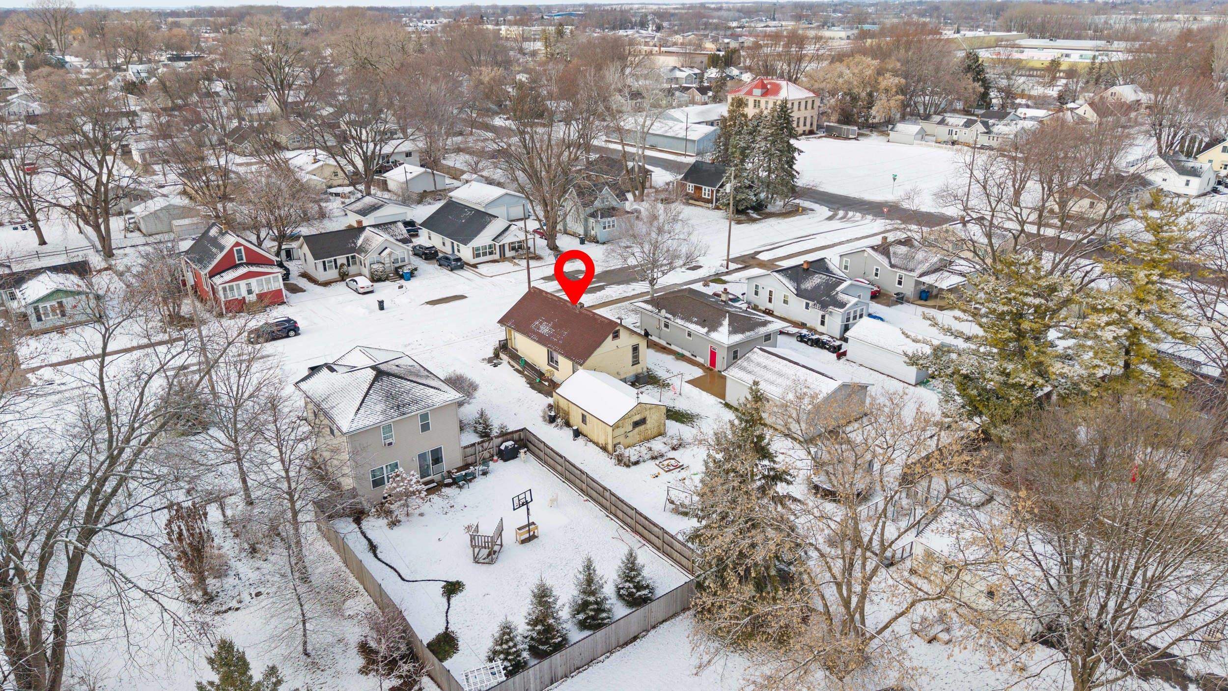 2206 Ashland Street Oshkosh, WI 54901 - Photo 32 of 37