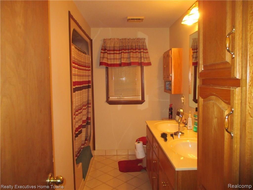 8169 Frith Road Columbus, MI 48063 - Photo 6 of 14