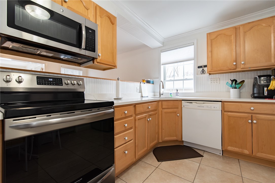 95 Rowley Street Providence, RI 02909 - Photo 1 of 35