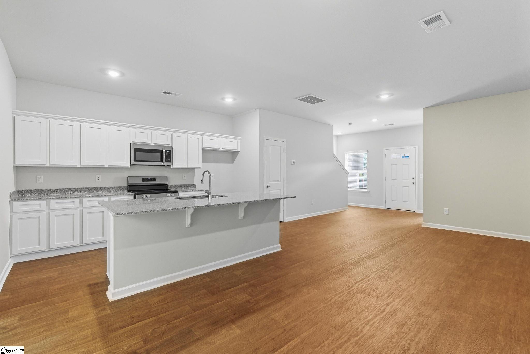 123 Pendleton Place Way Pendleton, SC 29670 - Photo 2 of 20