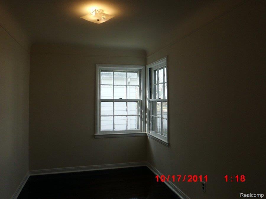 877 Princeton Road Berkley, MI 48072 - Photo 6 of 21 CIMG2233n