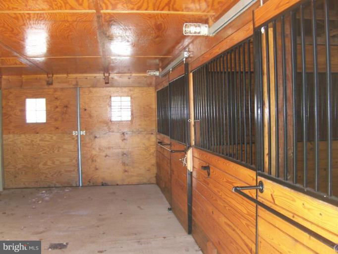 37256 Mountville Road Middleburg, VA 20117 - Photo 21 of 30 Stable