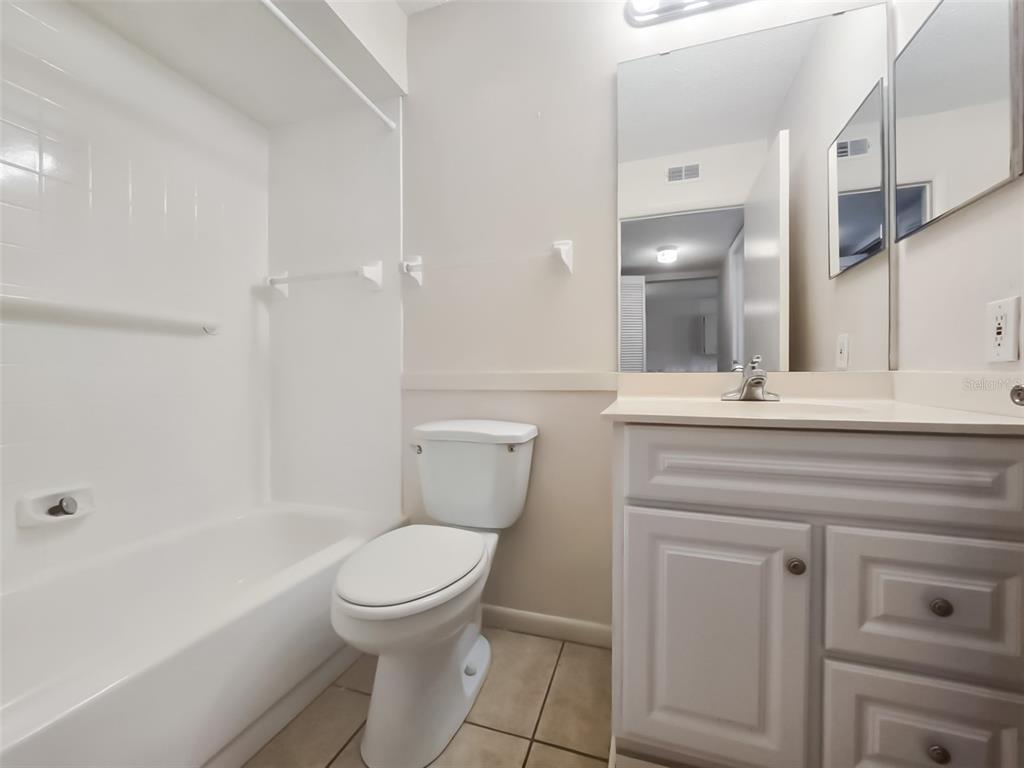 6033 34th Street West, Unit 11 Bradenton, FL 34210 - Photo 8 of 16