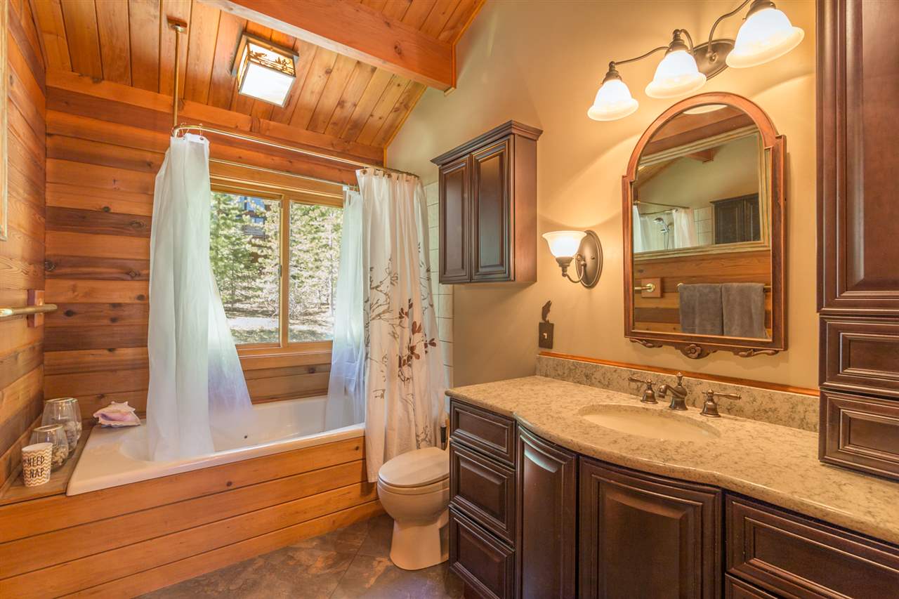 10885 Heather Road Truckee, CA 96161 - Photo 11 of 14 Gallery Image 11