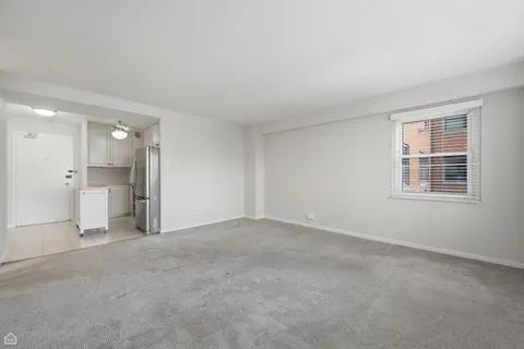$195,000 | 2909 North Sheridan Road, Unit 605, Chicago, IL 60657