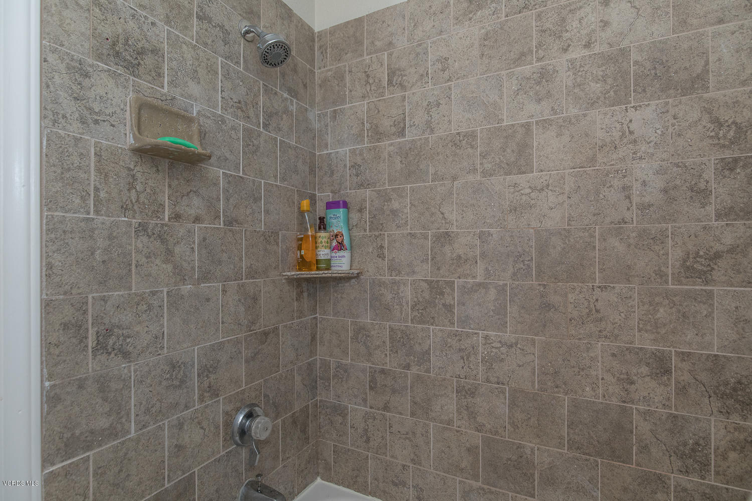 6542 Stoney View Lane, Unit 5 Simi Valley, CA 93063 - Photo 28 of 32 a bathroom with a shower