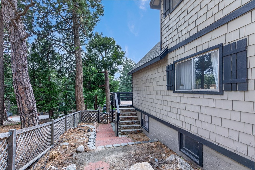 1190 Scenic Way Rimforest, CA 92378 - Photo 8 of 42 Gallery Image 8