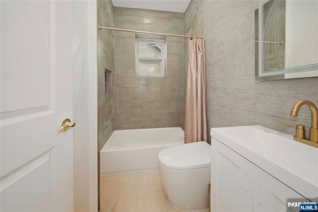 596 Moonachie Avenue Wood-Ridge, NJ 07075 - Photo 6 of 14