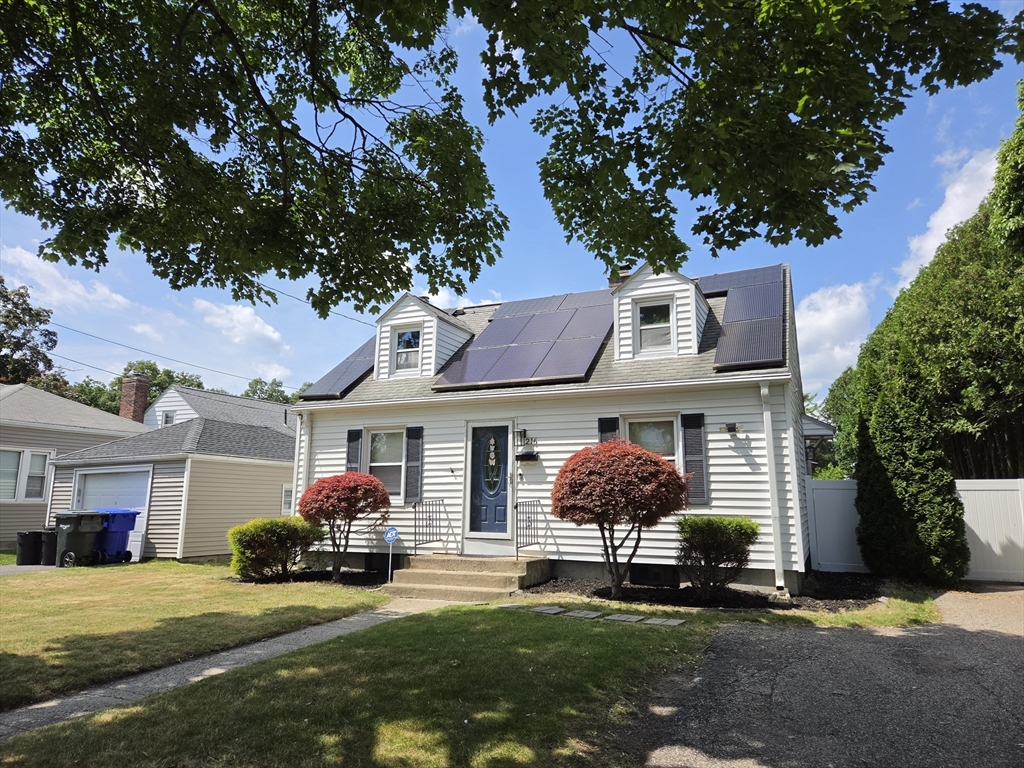 216 Plumtree Road Springfield, MA 01118 - Photo 2 of 22