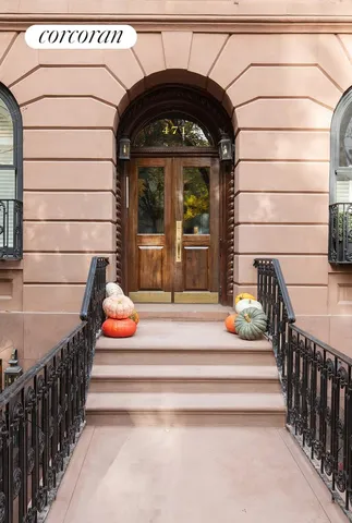 $2,395,000 | 471 West 22nd Street, Unit F | Chelsea