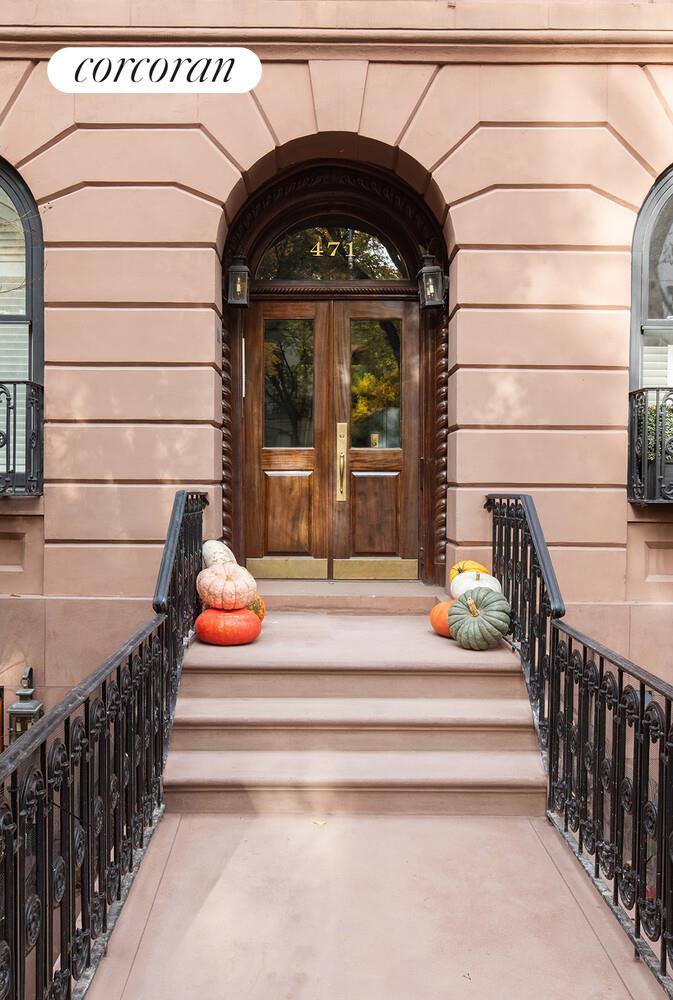 471 West 22nd Street, Unit F Manhattan, NY 10011 - Photo 11 of 13 a view of entryway with a front door
