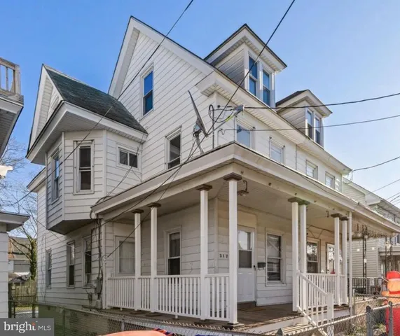 $2,150 | 317 South 3rd Street, Millville, NJ 08332