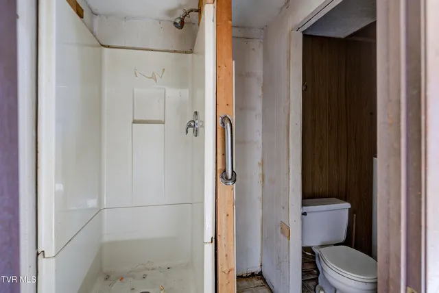 $59,900 | 212 West Chilhowie Avenue, Johnson City, TN 37604