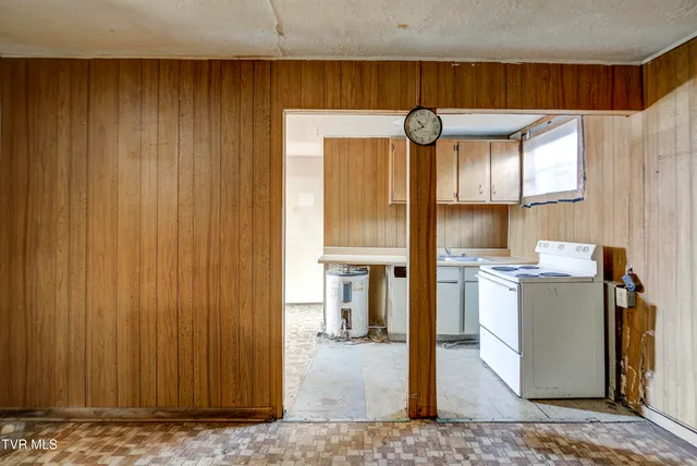 $59,900 | 212 West Chilhowie Avenue, Johnson City, TN 37604