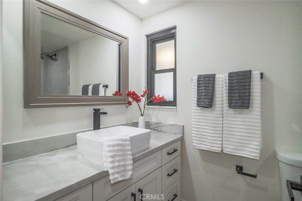 26120 Adamor Road Calabasas, CA 91302 - Photo 15 of 30