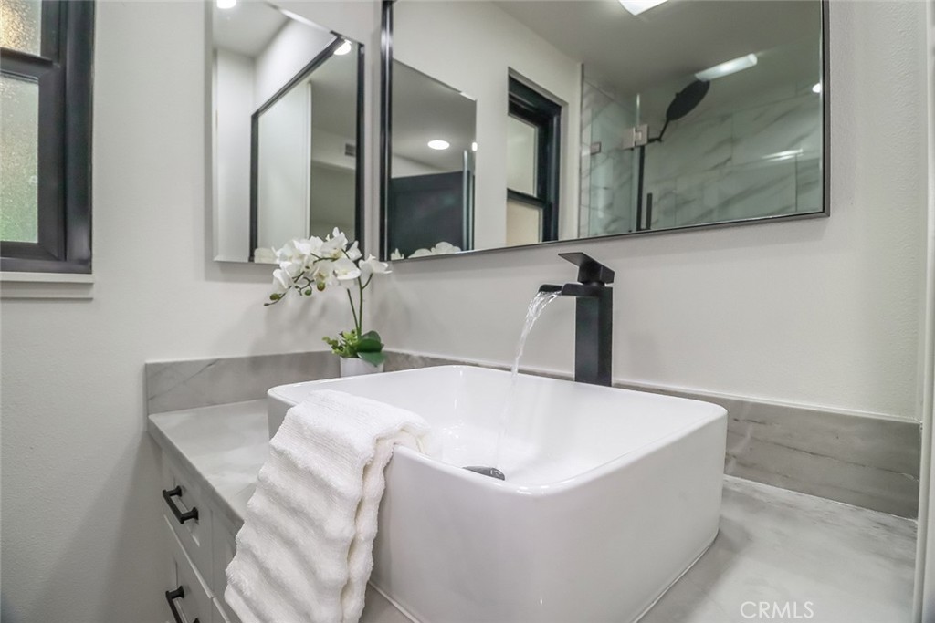 26120 Adamor Road Calabasas, CA 91302 - Photo 17 of 30