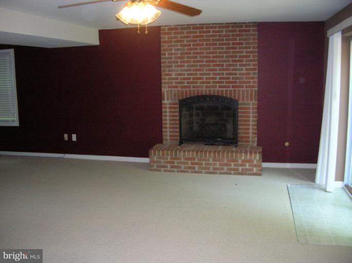 564 Cropp Road Fredericksburg, VA 22406 - Photo 3 of 7 Family Room