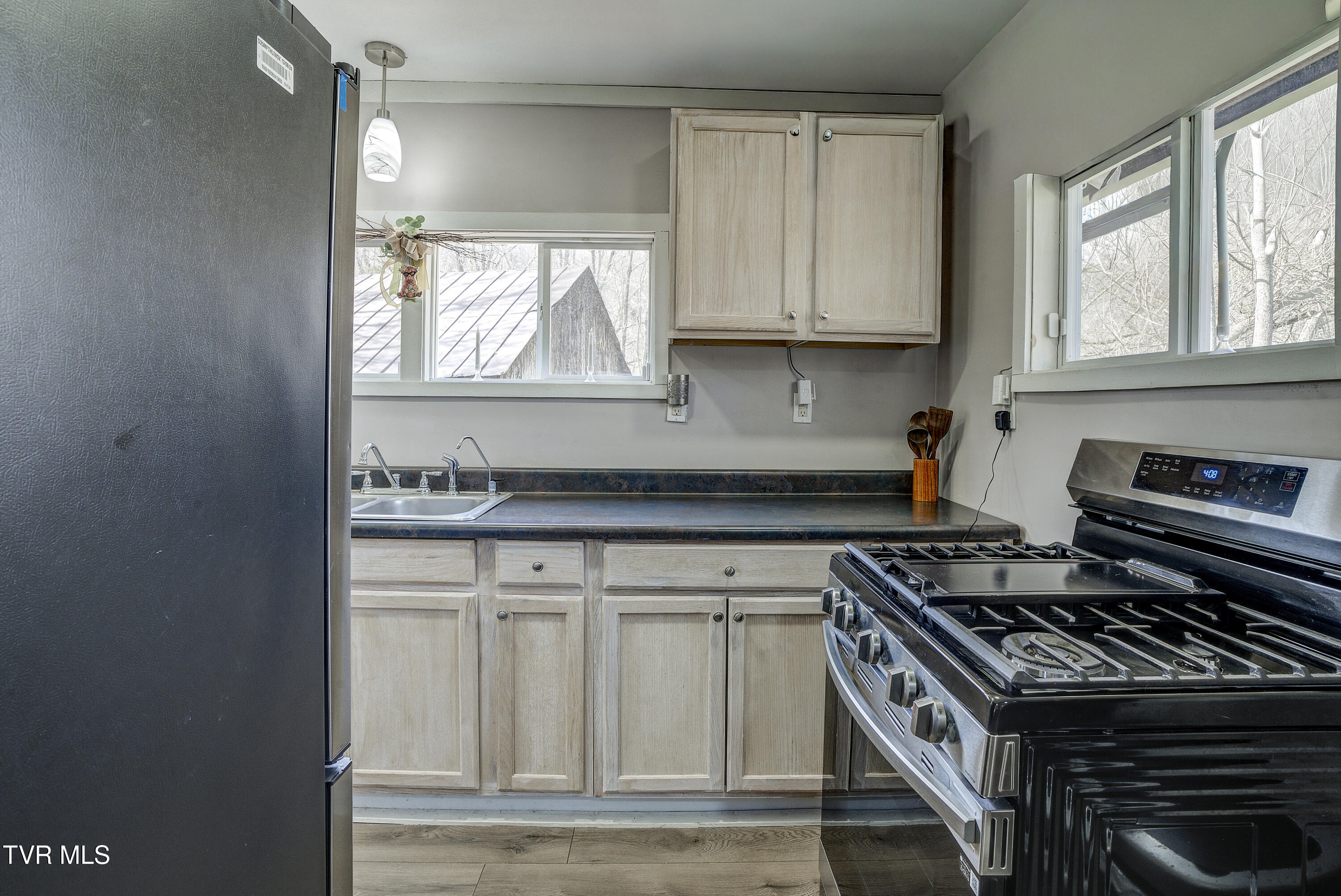 412 Railroad Street Erwin, TN 37650 - Photo 7 of 32 Railroad-4