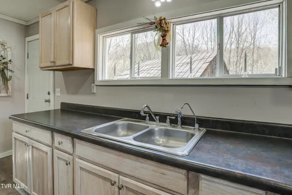 $169,900 | 412 Railroad Street, Erwin, TN 37650