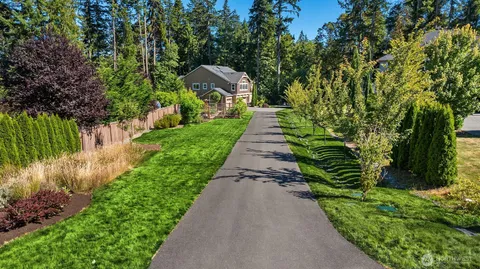 $1,695,000 | 13874 La Vigne Court Northeast, Bainbridge Island, WA 98110