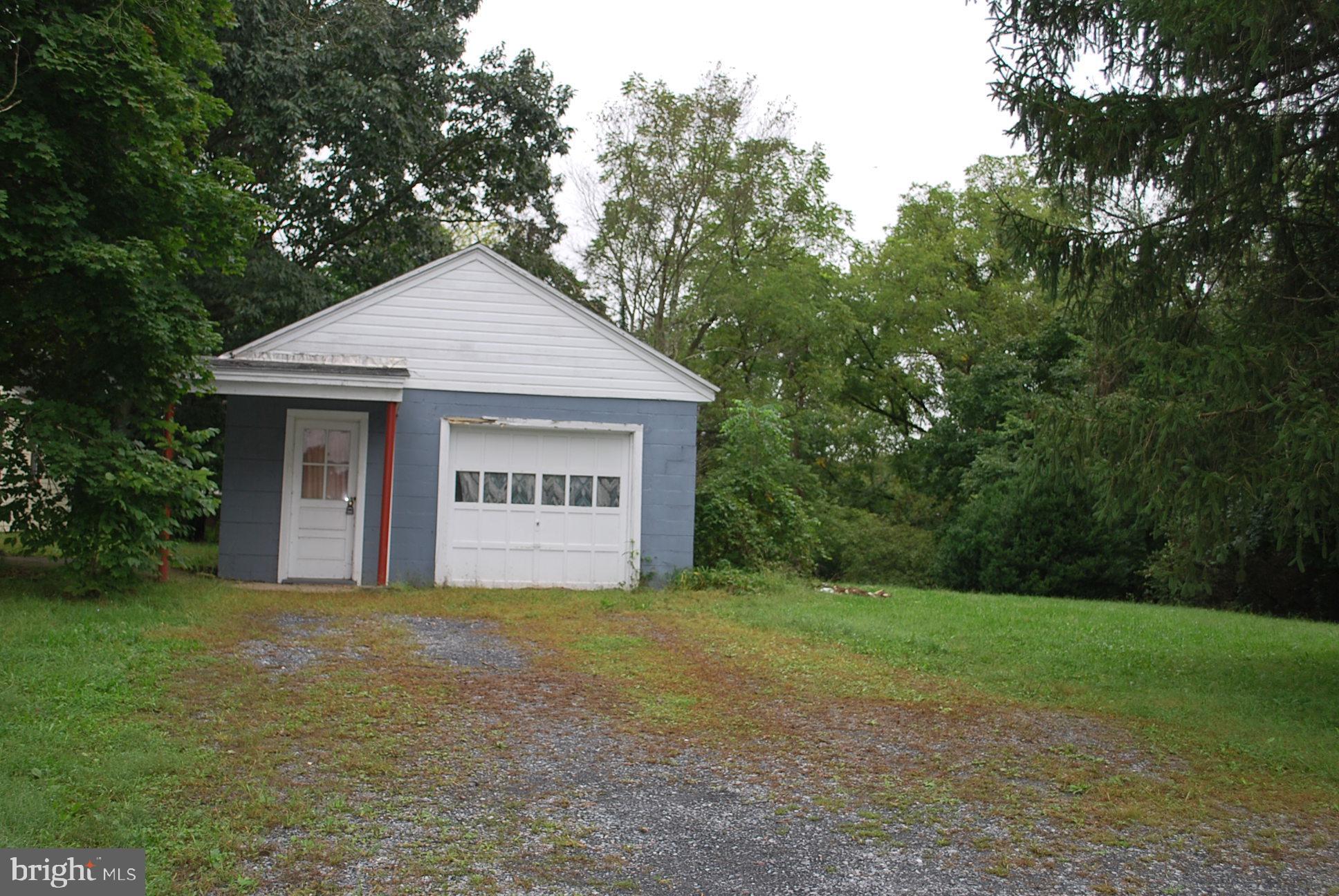 1141 Longs Gap Road Carlisle, PA 17013 - Photo 22 of 42 One car garage with work space