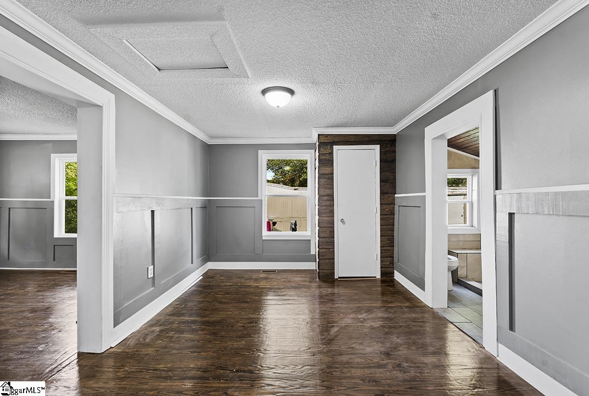 303 Beauregard Street Clinton, SC 29325 - Photo 8 of 11