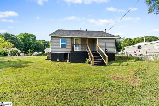 $110,000 | 303 Beauregard Street, Clinton, SC 29325