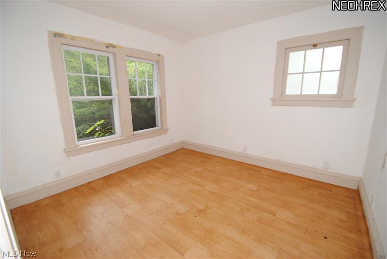 895 Englewood Road Cleveland Heights, OH 44121 - Photo 6 of 12