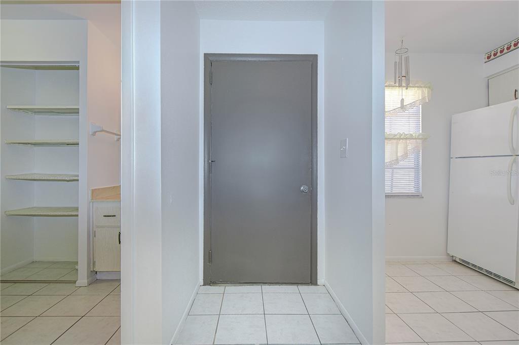 11511 113th Street, Unit 33D Largo, FL 33778 - Photo 4 of 33 a view of an empty room