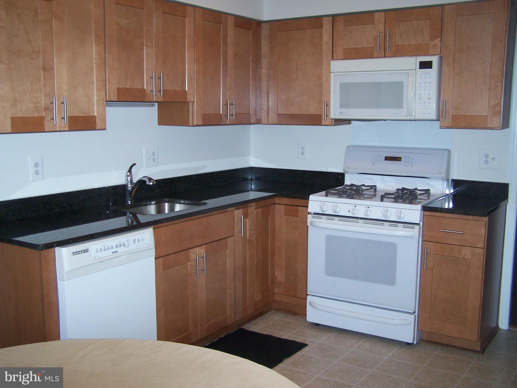 8985 Shadowlake Way Springfield, VA 22153 - Photo 13 of 17 Kitchen