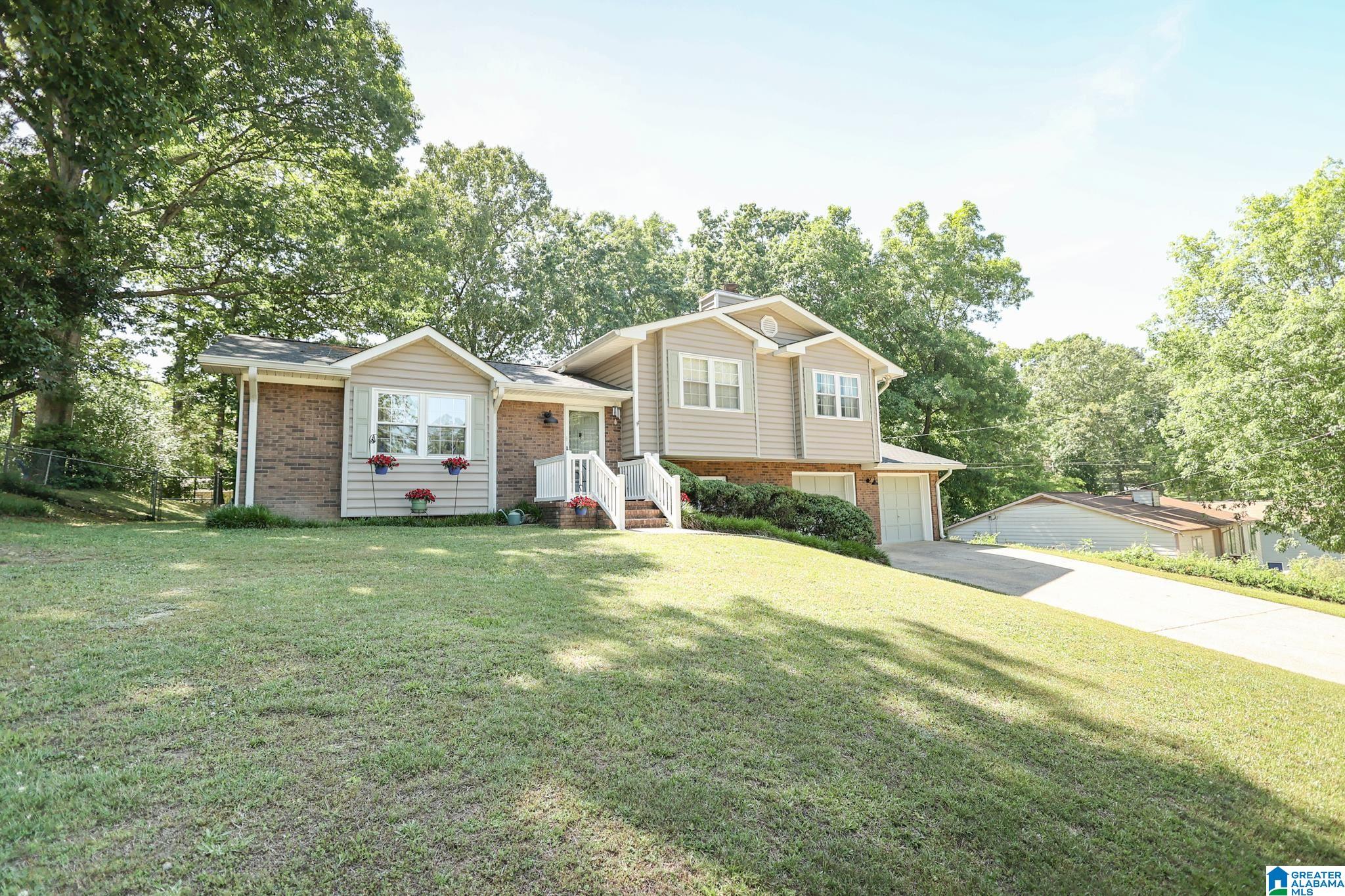 6004 Autumn Trail Anniston, AL 36206 - Photo 3 of 33