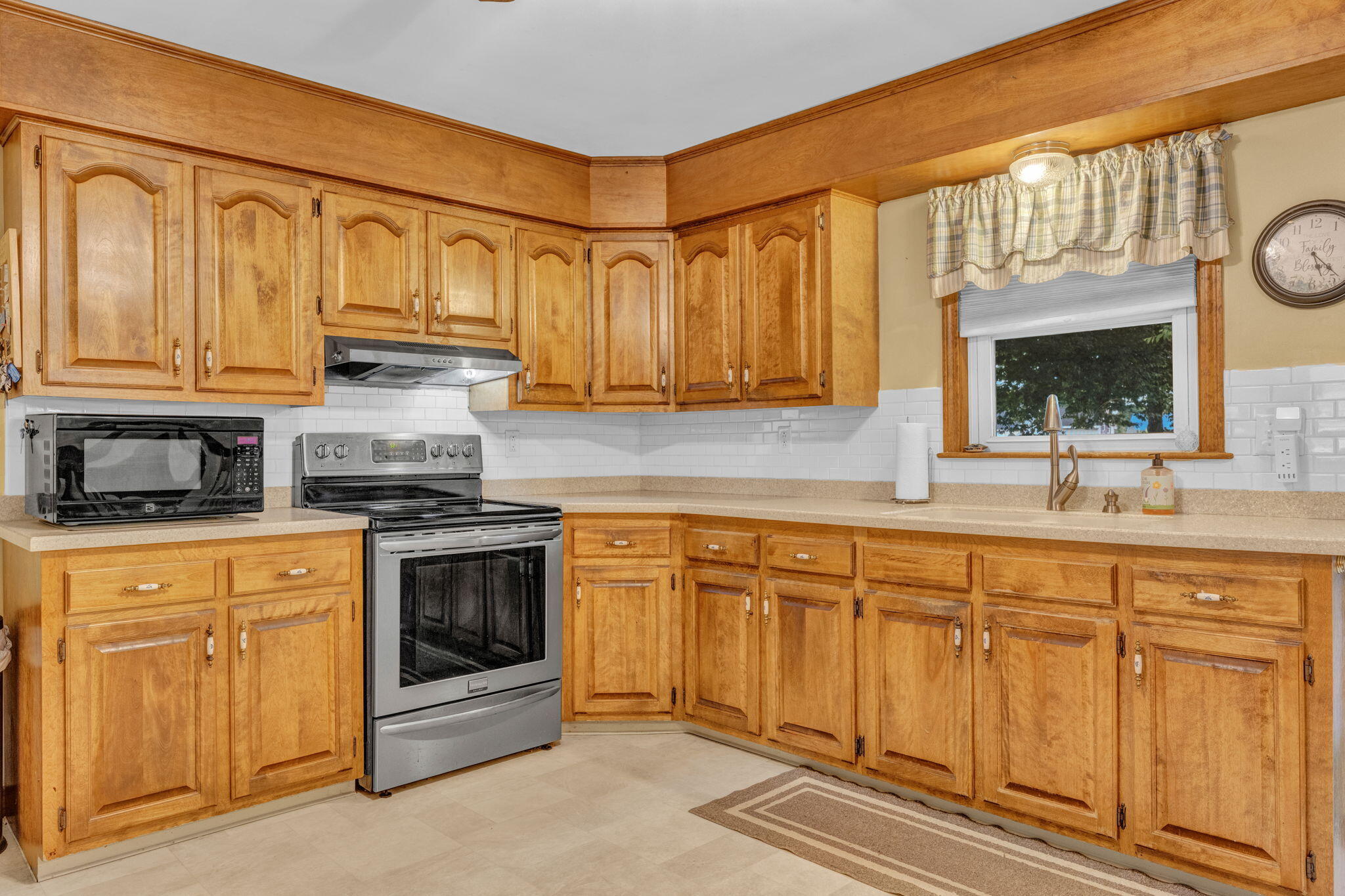 18 Grove Street East Millinocket, ME 04430 - Photo 21 of 58 10-web-or-mls-18-grove-st