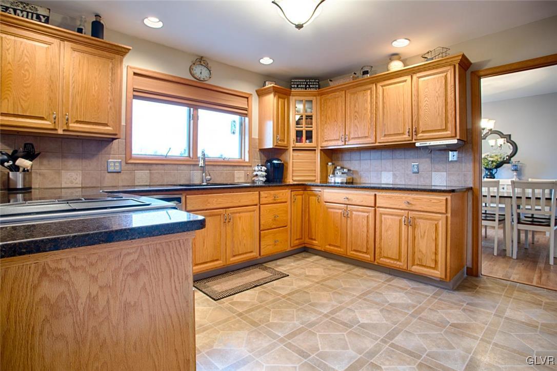 643 Bower Road Nazareth, PA 18064 - Photo 10 of 50