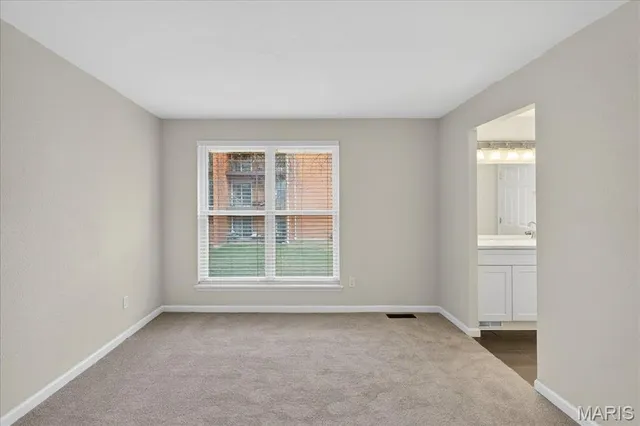 $209,900 | 1977 Hunting Lake Court, Unit 1977, Kirkwood, MO 63122