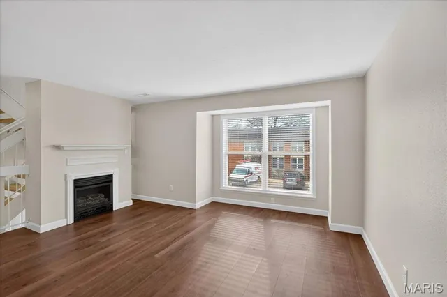 $209,900 | 1977 Hunting Lake Court, Unit 1977, Kirkwood, MO 63122