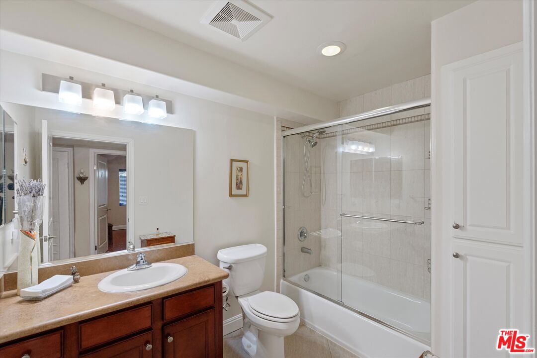 7123 Greeley Street, Unit 102 Tujunga, CA 91042 - Photo 20 of 35