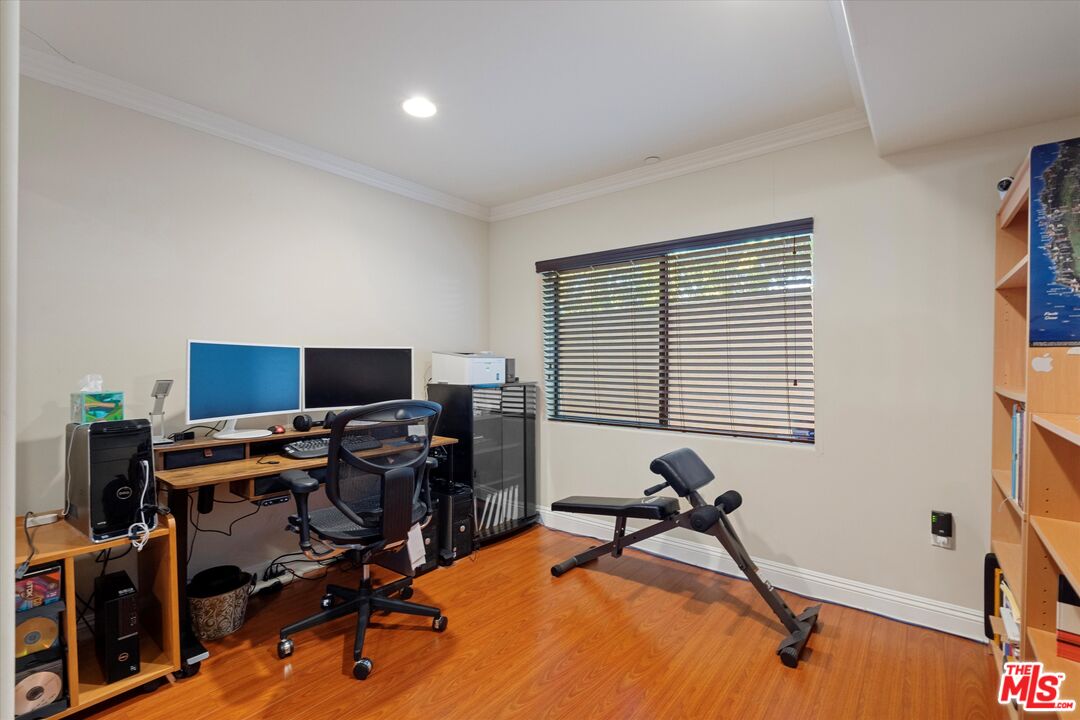 7123 Greeley Street, Unit 102 Tujunga, CA 91042 - Photo 21 of 35