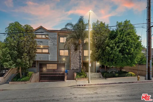 $599,000 | 7123 Greeley Street, Unit 102, Tujunga, CA 91042