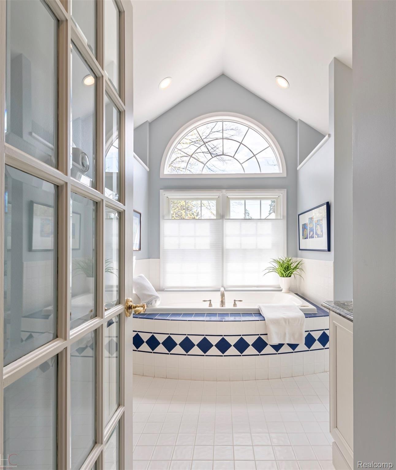 540 Rivenoak Street Birmingham, MI 48009 - Photo 16 of 34 Master Bath With Vaulted Ceiling & Heated Floors