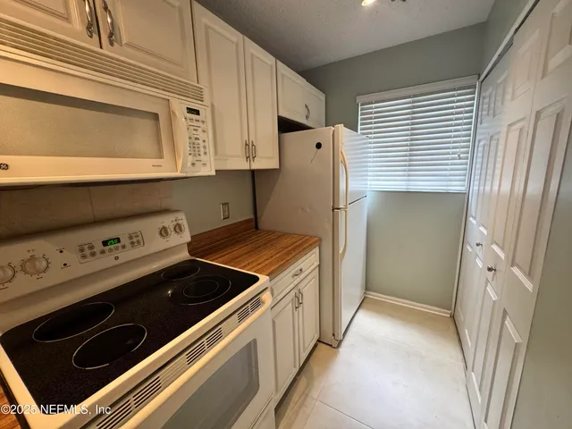 $1,380 | 3801 Crown Point Road, Unit 1064, Jacksonville, FL 32257