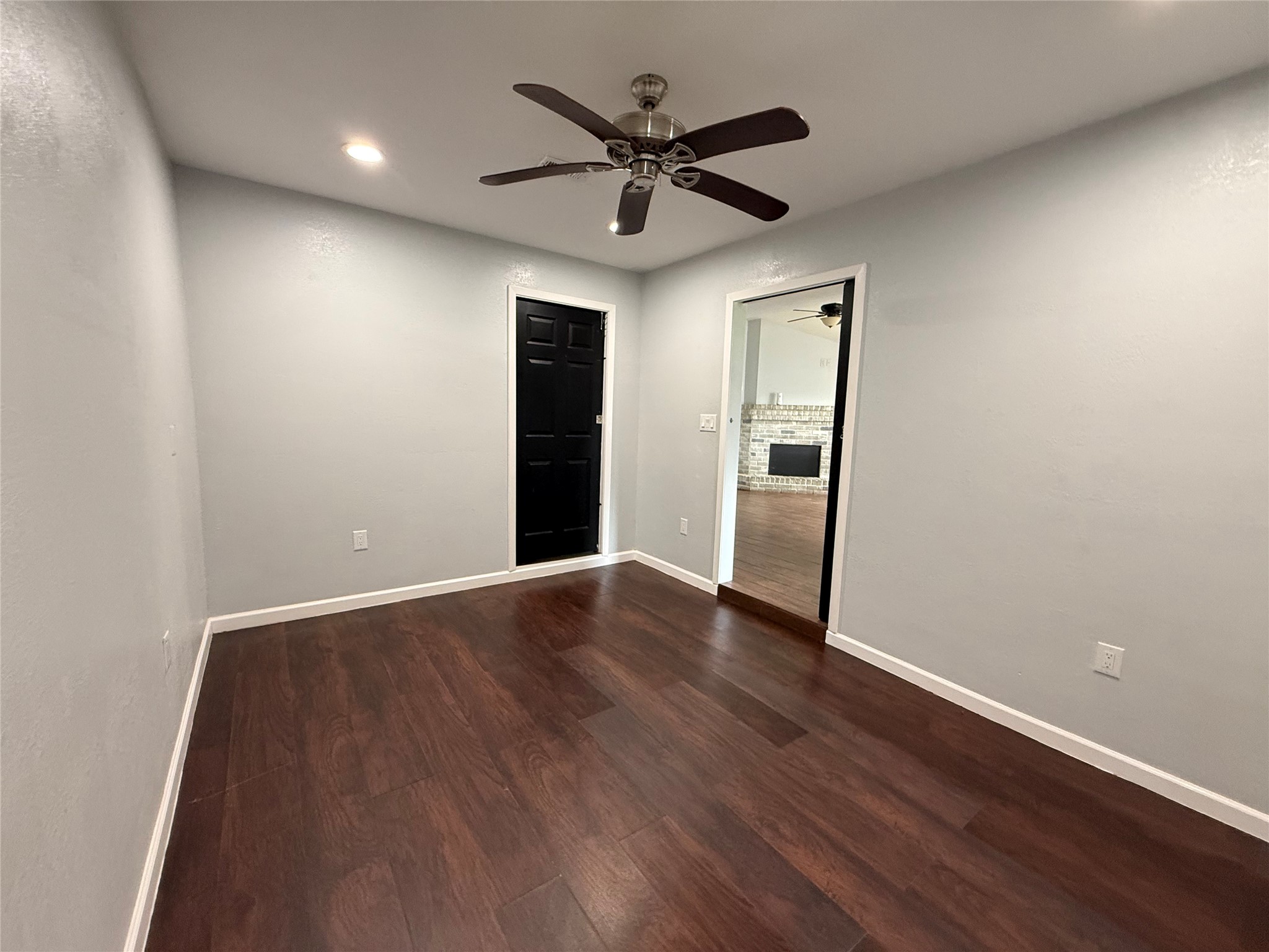 16118 Alden Ridge Drive Houston, TX 77053 - Photo 4 of 18 Bedroom 1