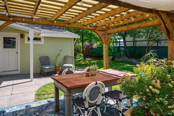 $799,000 | 316-318 Petaluma Avenue, Sebastopol, CA 95472