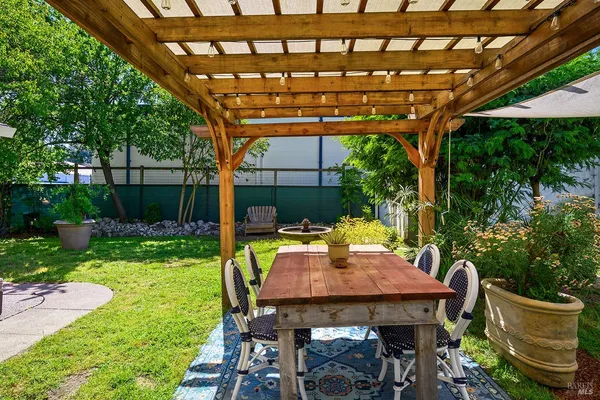 $799,000 | 316-318 Petaluma Avenue, Sebastopol, CA 95472