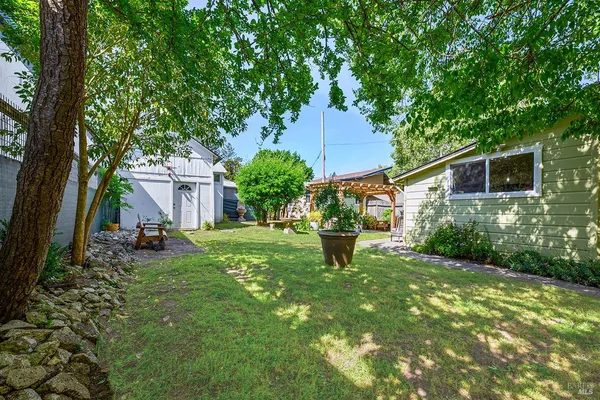 $799,000 | 316-318 Petaluma Avenue, Sebastopol, CA 95472